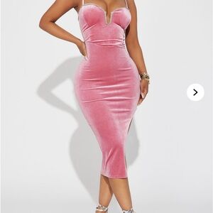 Chic Pink Velvet Midi Dress